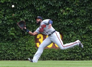 Atlanta Braves' Jason Heyward catches a line drive hit by the Chicago Cubs' Starlin Castro in the third inning at Wrigley Field in Chicago. (Chris Sweda/Chicago Tribune/MCT)